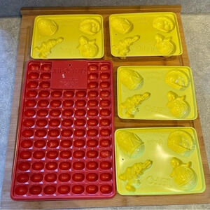 Jello Jell-O Jigglers Celebrate Spring Easter set Of 4 Yellow Molds 1 Jelly Bean